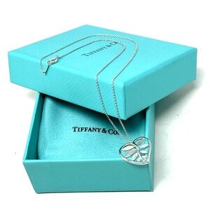 Authentic Tiffany & co. Paloma Picasso Villa Palm Leaf Pendant Necklace.